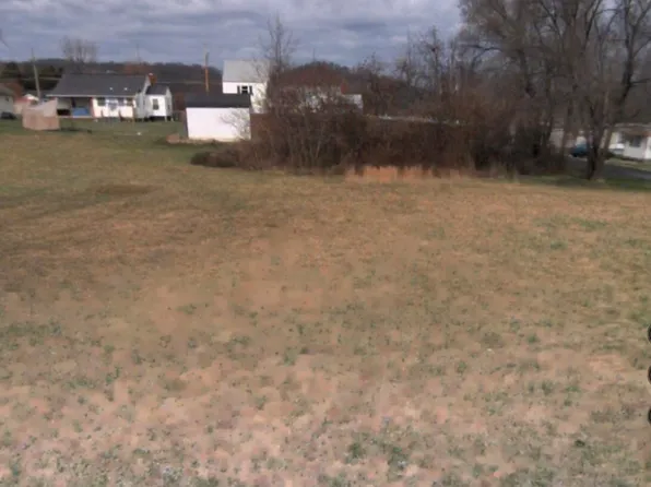 Avon Ave, Elizabethton, TN 37643