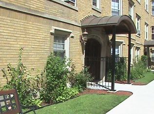 3239 N Troy St APT 2E, Chicago, IL 60618