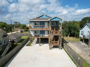 175 W 6th St #C, Kemah, TX 77565