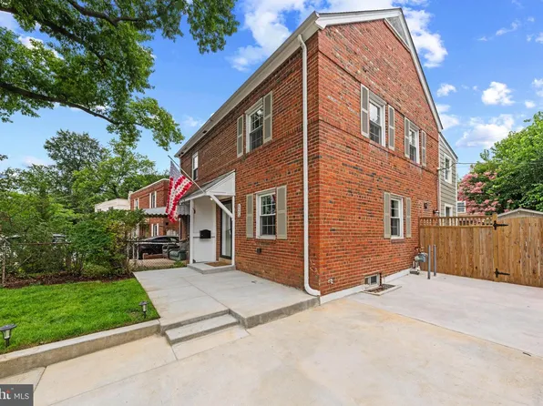 825 S Ivy St, Arlington, VA 22204