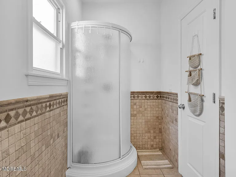 226 Dupont Ave — Photo 16
