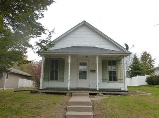 828 S B Ave, Washington, IA 52353