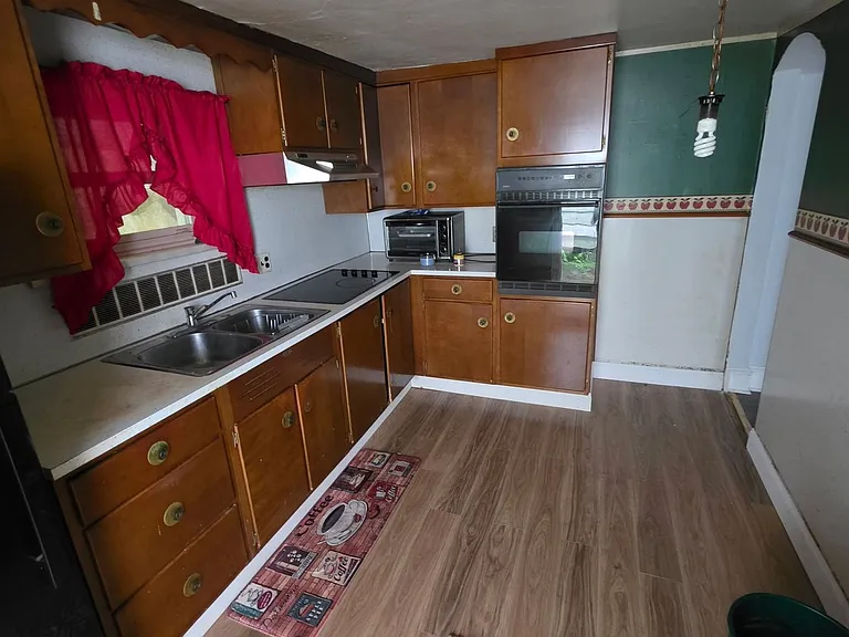 243 Pierce St — Photo 6