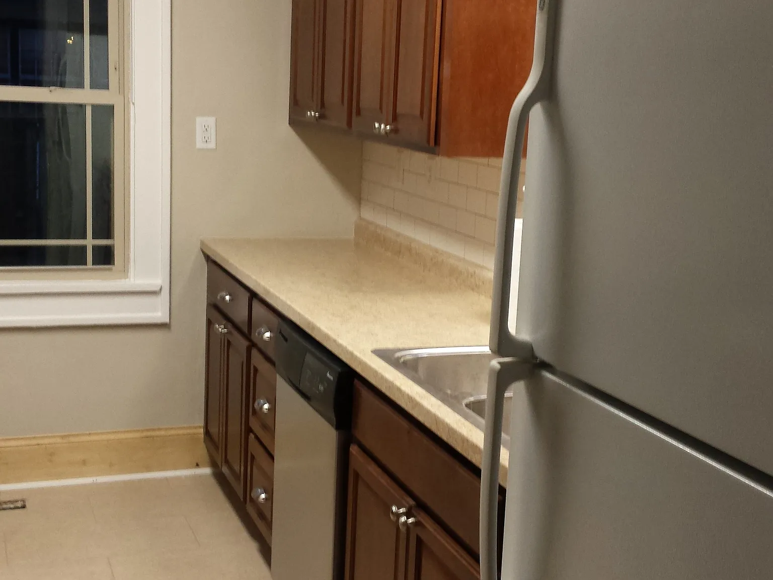 2 bed, 1400 sqft, $1,800 — Photo 2
