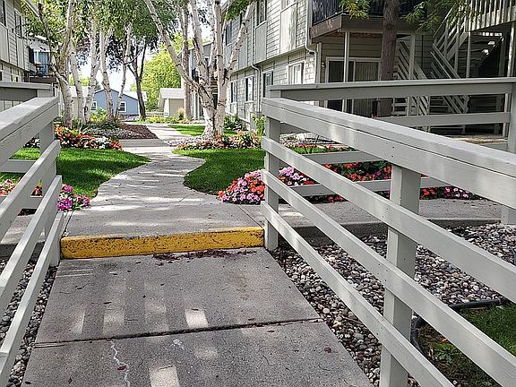 Stoneridge Court