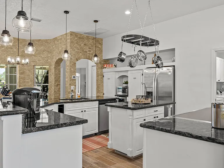 1782 Clydesdale Ave #HOUSE — Photo 5