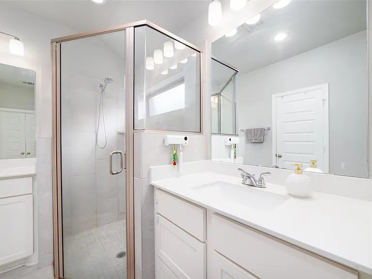 10443 Cecilia Star Ln — Photo 16