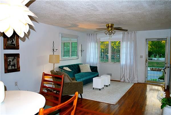 1st image of 139 Redgrave Ave