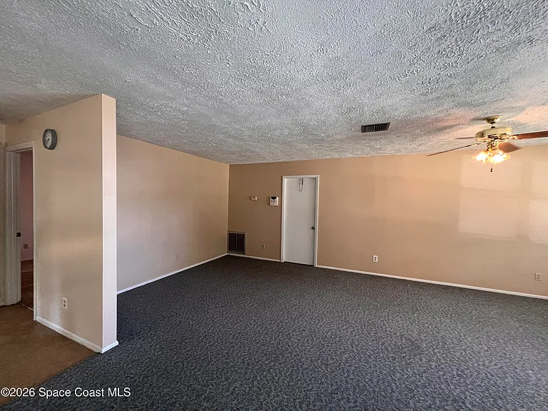 1586 Wacker Ave SE — Photo 4