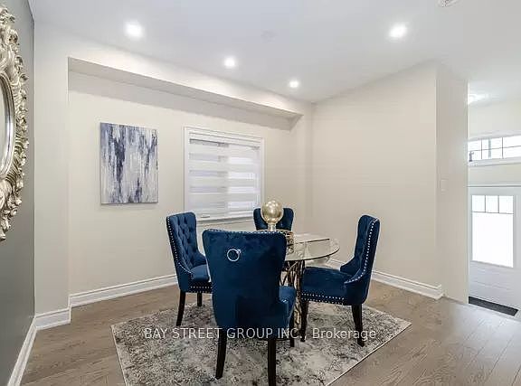 5th image of 159 Heritage St