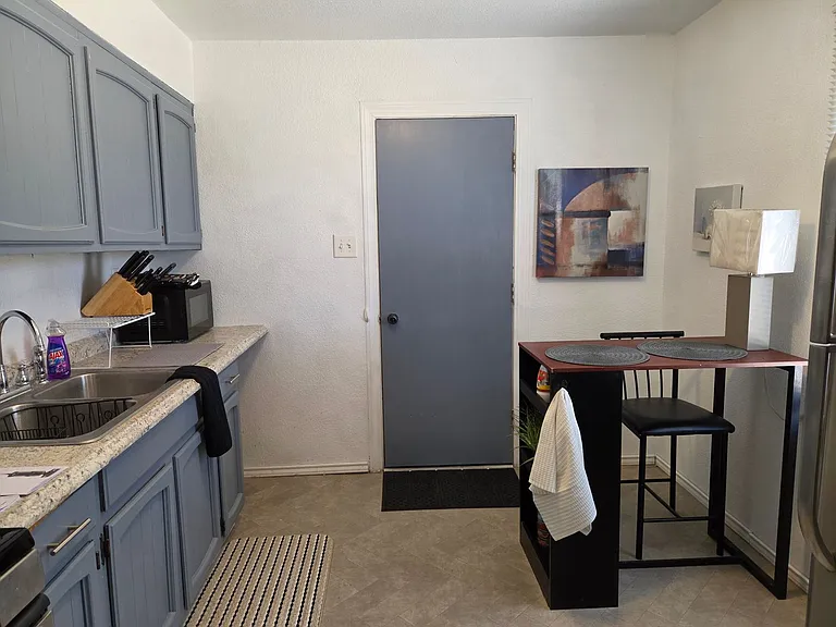 708 Monterrey St — Photo 16