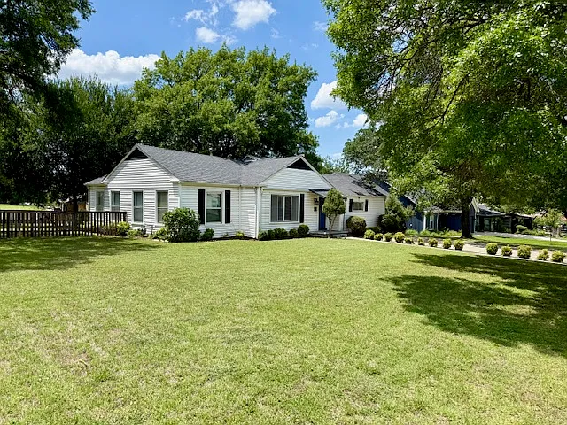 2816 Westridge Ave — Photo 2