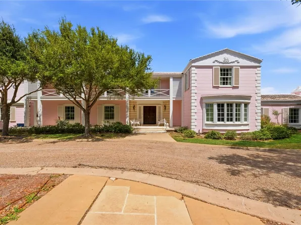 4002 Ocean Dr, Corpus Christi, TX 78411