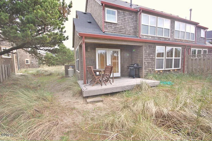 5970 Summerhouse Ln photo 1