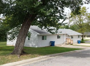 880 Evergreen Ave, Hollister, MO 65672