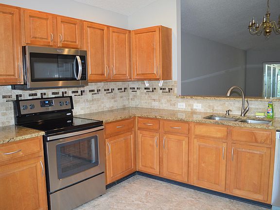 5th image of 4370 Lake Woodbourne Dr S