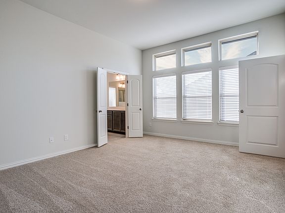 3rd image of 13056 Yellowstone Way