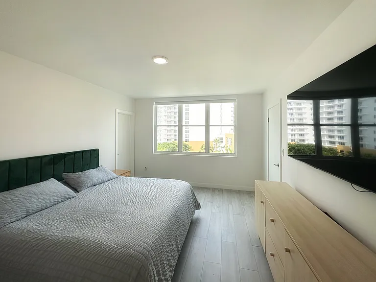 800 Claughton Island Dr #805 — Photo 13