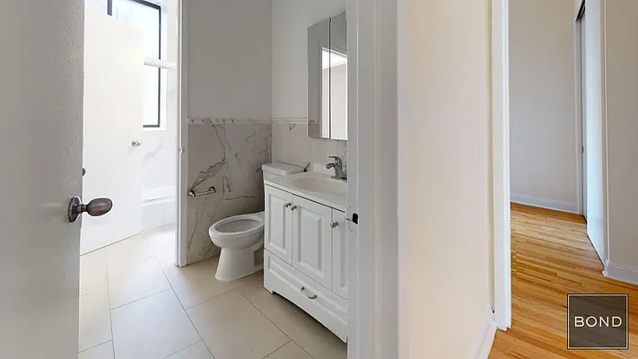 Rented by Bond New York | media 7