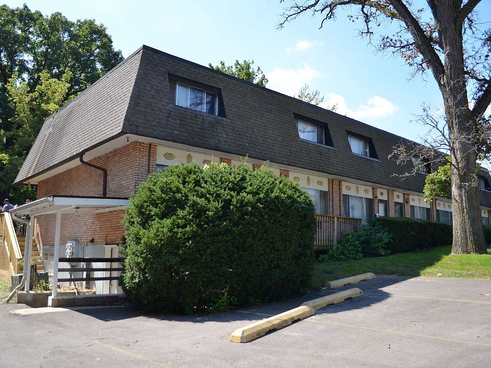 1st image of 131 N Lincolnway APT 2