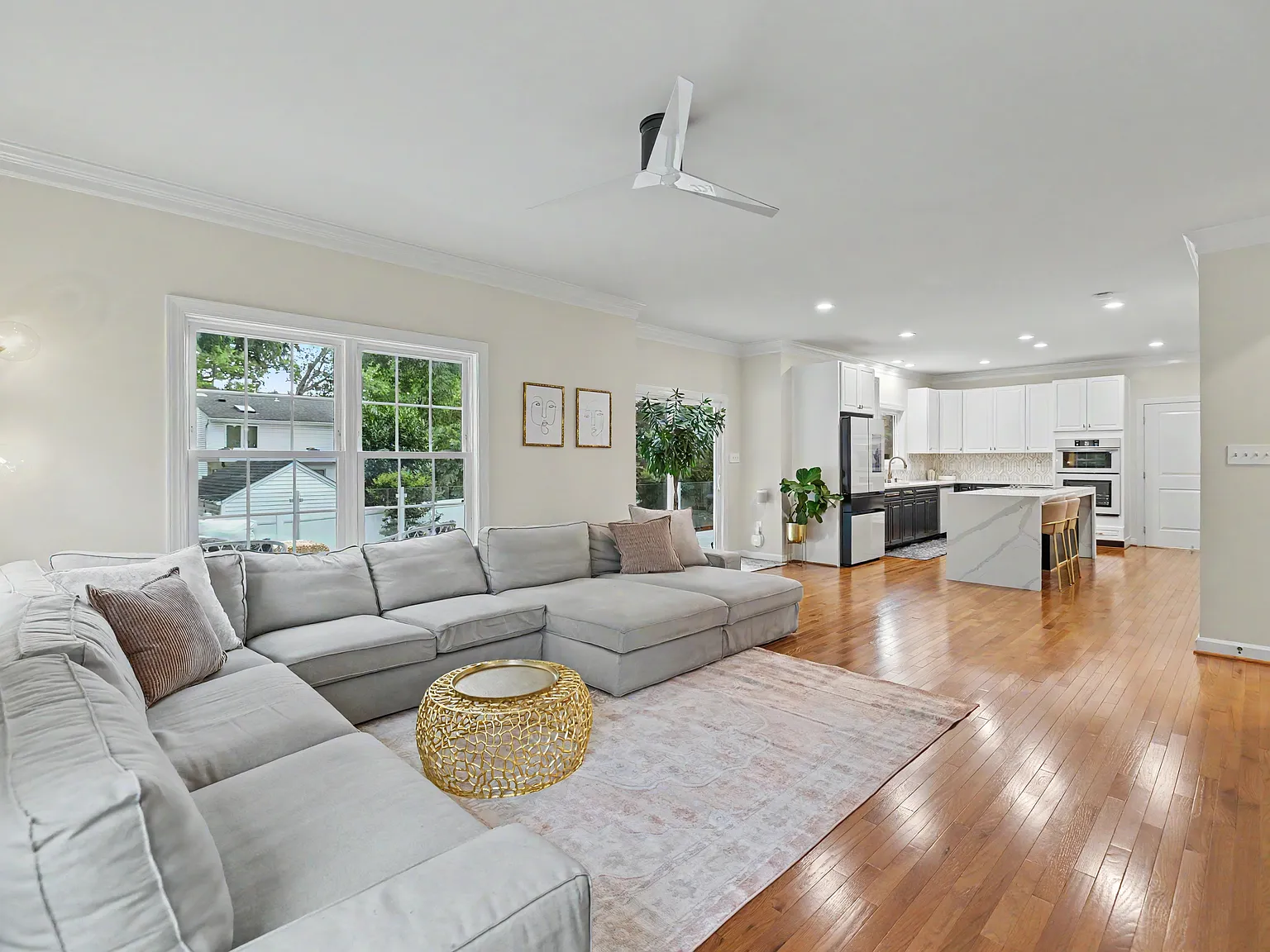 5 bed, 4.5 bath, 4025 sqft, $7,950 — Photo 3