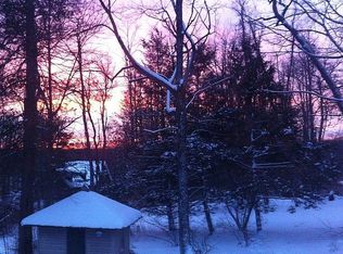 982 Beekman Rd, Hopewell Junction, NY 12533