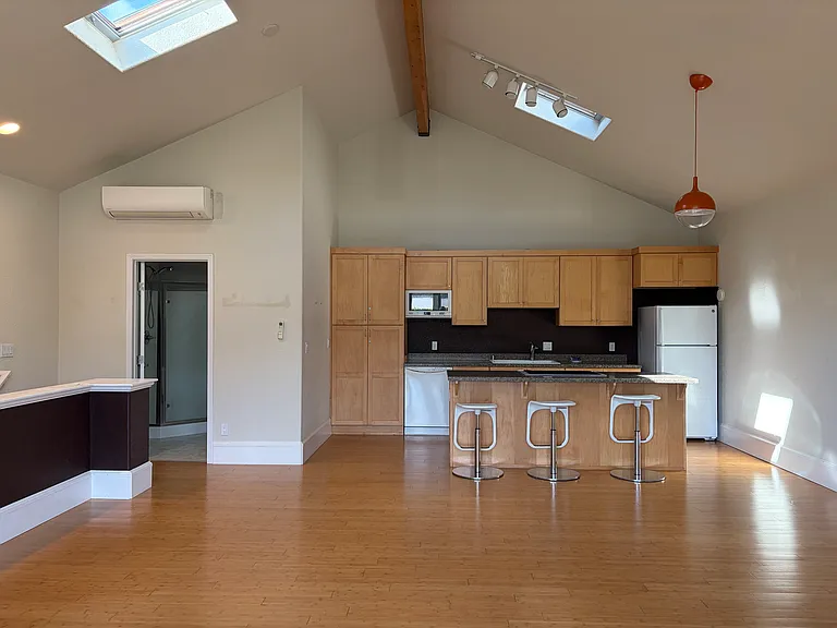 527 Mendocino Ave #A — Photo 9