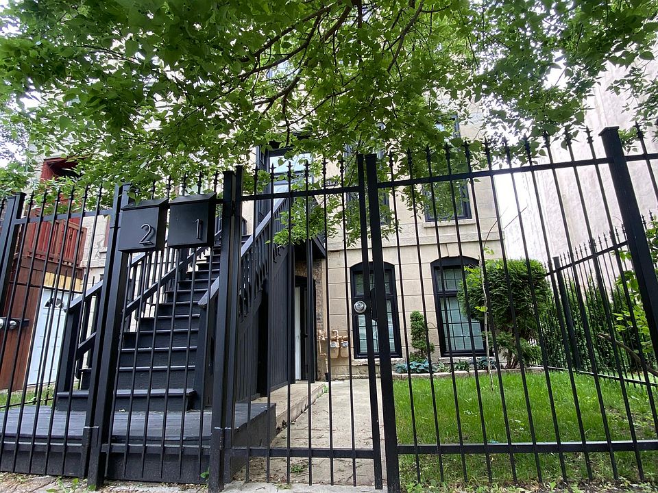 1st image of 2119 W Warren Blvd #1
