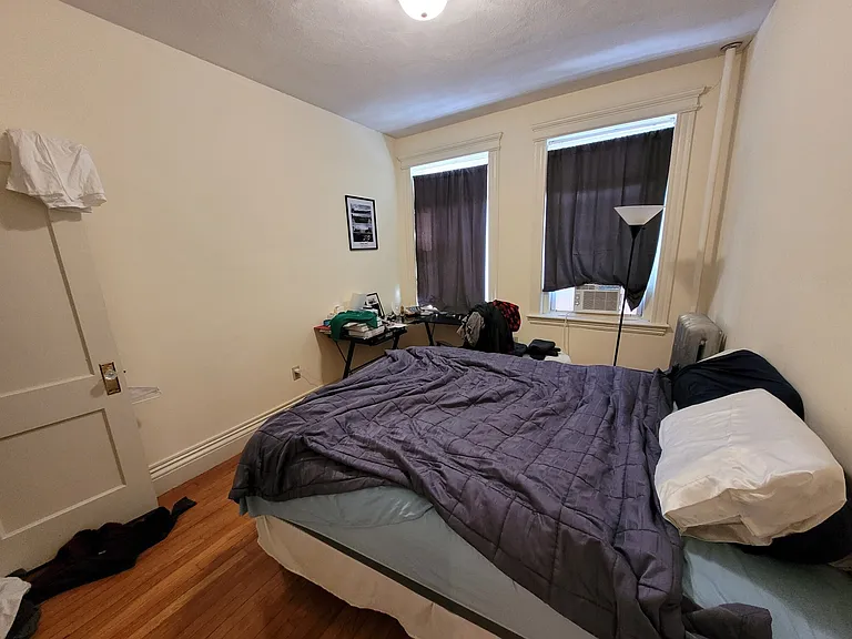 100 Queensberry St #11 — Photo 9