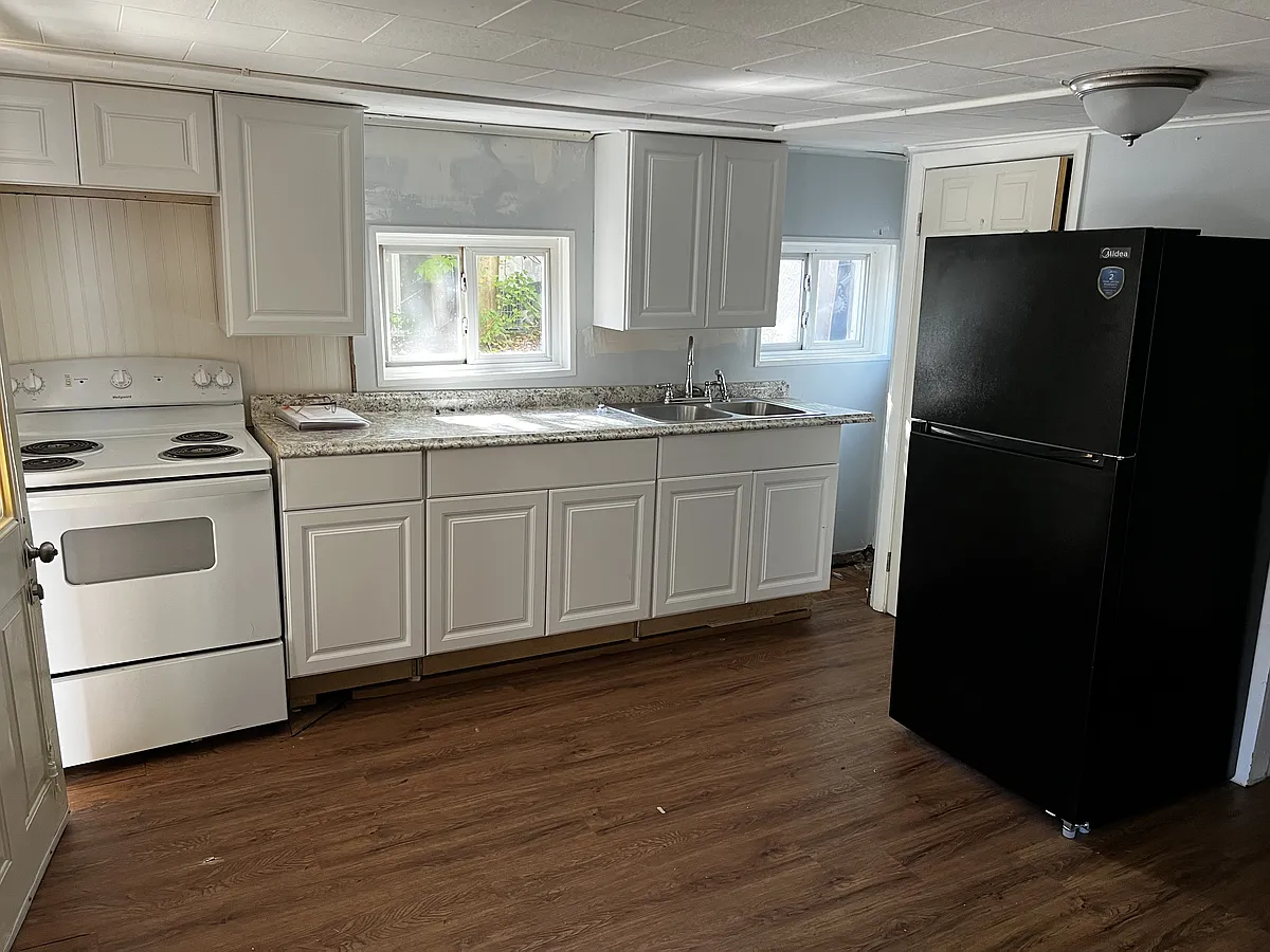Building Photo - 1229 Westside Ave #1