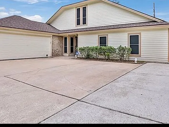 627 S Hyannis Port St, Crosby, TX 77532