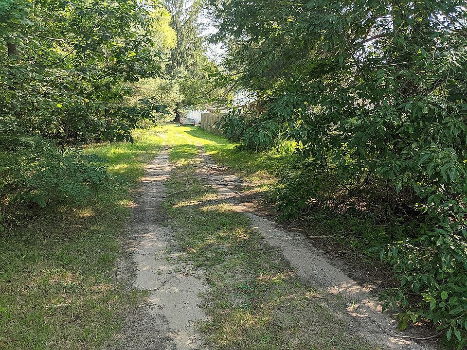 2nd image of Kalkaska St