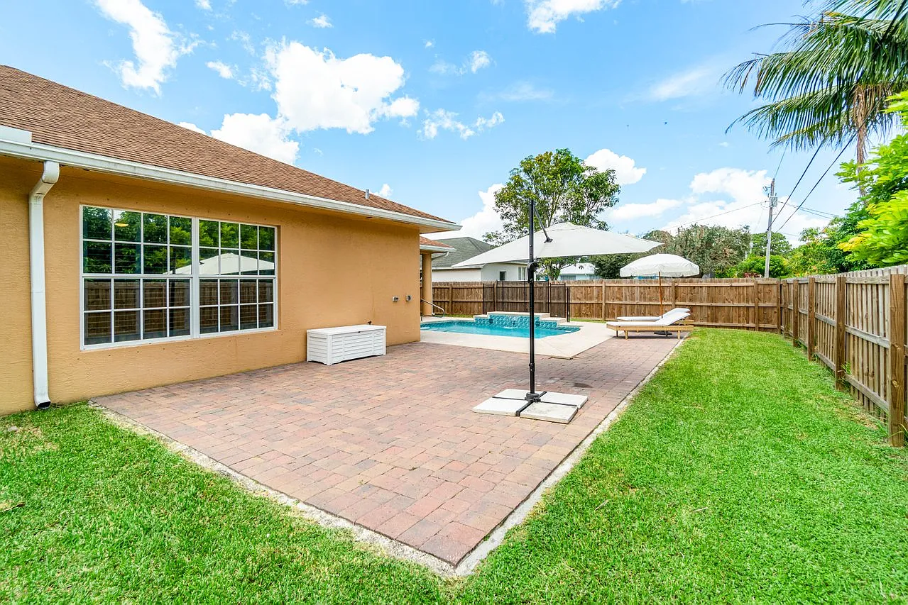 4 bed, 3.5 bath, 2932 sqft, $3,750 — Photo 3