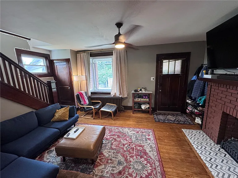 1524 Warren St — Photo 7