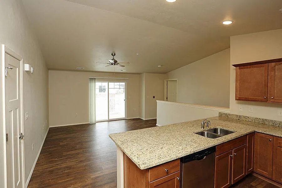 BIRCH CROSSING APARTMENTS — Photo 3