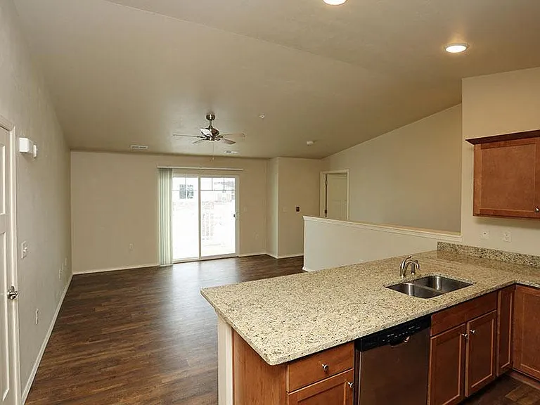 BIRCH CROSSING APARTMENTS — Photo 3