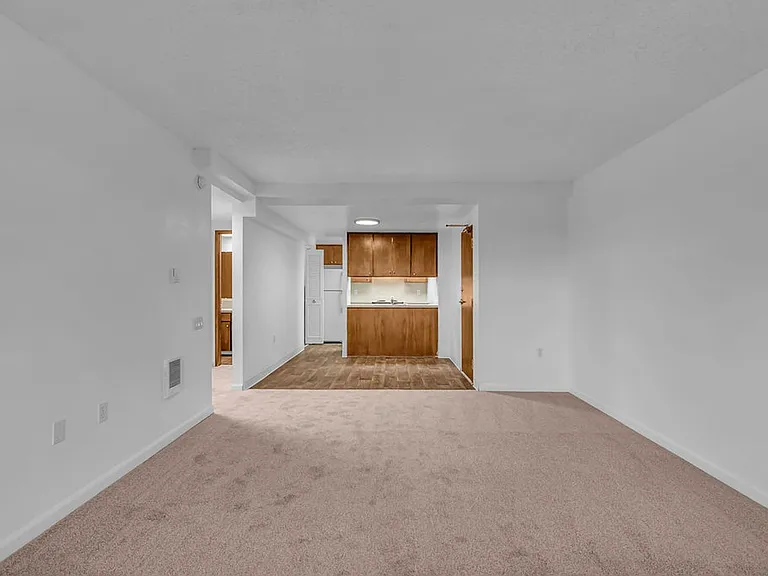 Kingcity Apartments — Photo 44
