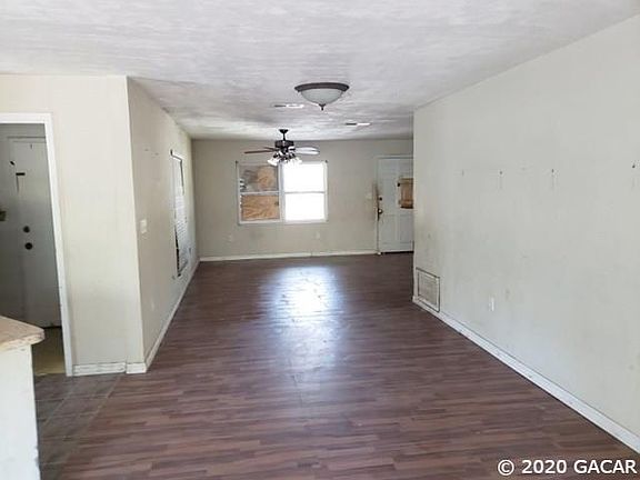 3rd image of 1141 NE 24th Ter