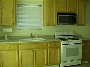 2nd image of 997 Railroad Ave