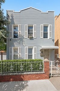 3734 28th St, Long Island City, NY, 11101