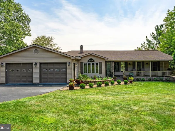 149 King David Dr, Linden, VA 22642