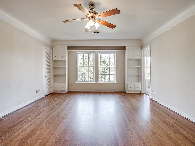 4301 Emerson Ave — Photo 2