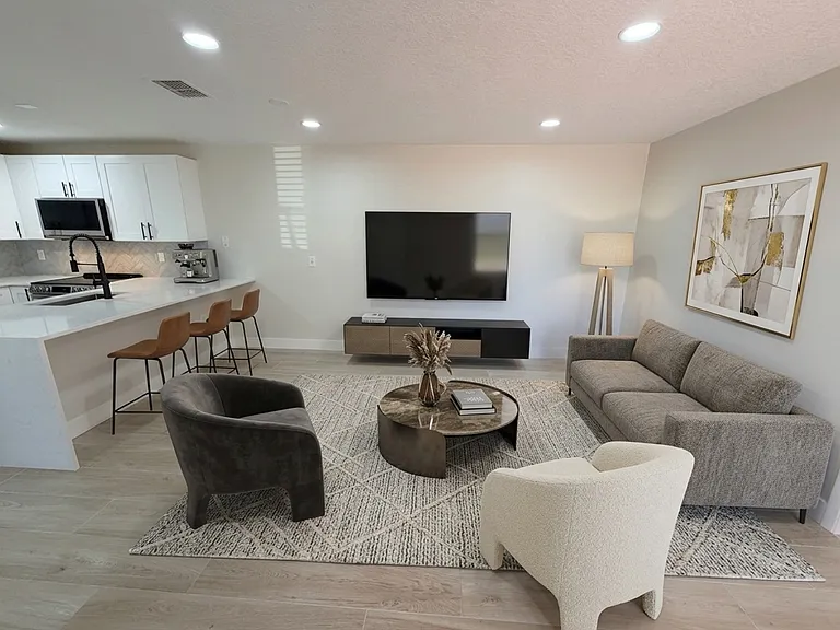 1440 Sheafe Ave NE #101 — Photo 2
