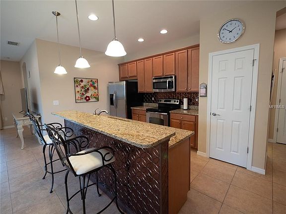 3rd image of 4222 Lenox Blvd