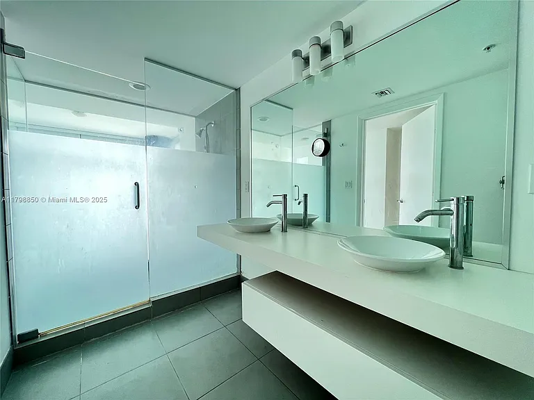 92 SW 3rd St #33 — Photo 14