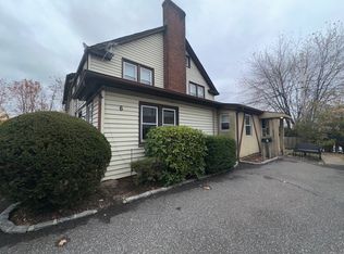6 Florence Ave APT 3, Syosset, NY 11791