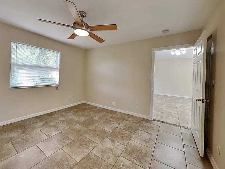 155 Plain View Dr #B — Photo 14