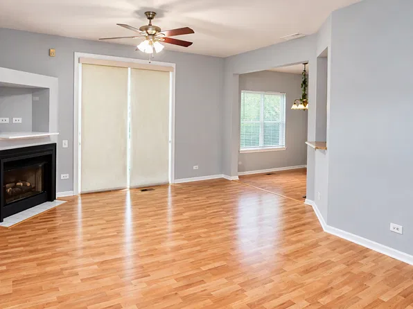 1521 Spaulding Rd, Bartlett, IL 60103