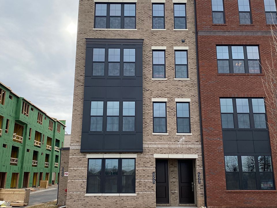 1st image of 43545 Moorefield Blvd