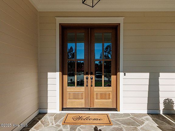 4th image of 370 Rose Dale Court